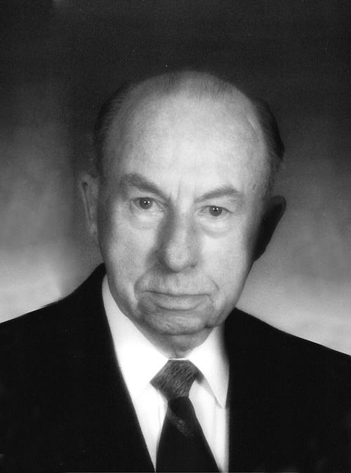 Photo of photos/Murdoch James MacLennan 1914-2010 Nova Scotia portrait